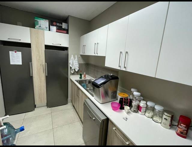 BUSINESS PROPERTY TO RENT IN MIDSTREAM ESTATE